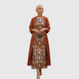 Daniela - Lange Kleid mit floralem Muster und passender Weste