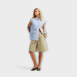 Leona - Hellblaues ärmelloses gestreiftes Top