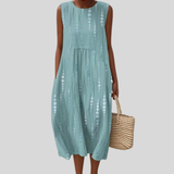 Mintgrünes Leinenkleid mit Lochmuster