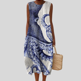 Blau-weisses Kleid mit Krakenmotiv