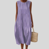 Fliederfarbenes Leinenkleid mit Tupfen