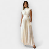 Stylische Kleider mit Ausschnitten