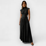 Stylische Kleider mit Ausschnitten
