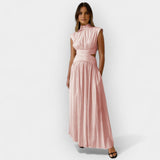 Stylische Kleider mit Ausschnitten