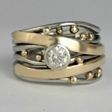 Classic Ring mit strahlendem Stein