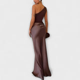 Elegantes Maxikleid mit einem Schulterträger