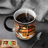 Magischer keramischer Thermobecher mit Bücherregal-Motiv