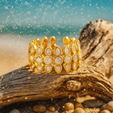 Morgenschmuck mit glänzenden Edelsteinen