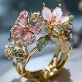 Glänzender Schmetterlingsring aus Natur mit Zirkonia