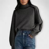 Julia - Brauner Pullover mit Stehkragen