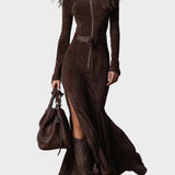 Adrianna - Braunes Wildleder-Maxikleid mit Gürtel und Reißverschluss