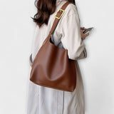 Cécile. – Elegante Leder-Handtasche