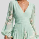 Lucija - Helle Grüne Midi-Chiffonkleid mit Blumenfalten