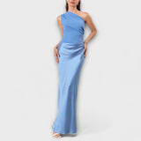 Elegantes Maxikleid mit einem Schulterträger