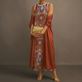 Daniela - Lange Kleid mit floralem Muster und passender Weste