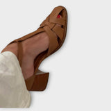 Friedlinde - Braune Riemchen-Pumps