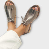 Wilma - Silberne Schleifen-Pumps