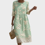 Gabi - Mintgrünes Midi-Kleid mit Blütenstickerei