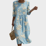 Cátia - Hellblaues Midi-Kleid mit Blütenstickerei