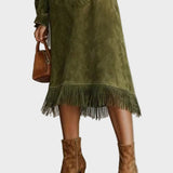 Kleid aus Wildleder mit Rollkragen und Fransen