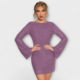 Rückenfreies Kleid mit Pailletten und langen Ärmeln